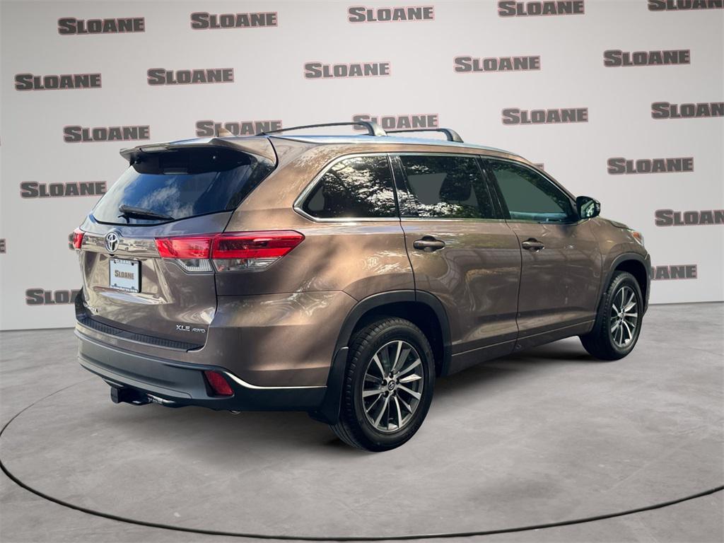 used 2018 Toyota Highlander car, priced at $21,442