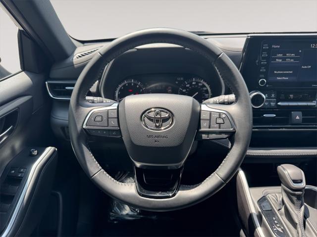 used 2021 Toyota Highlander car, priced at $36,483