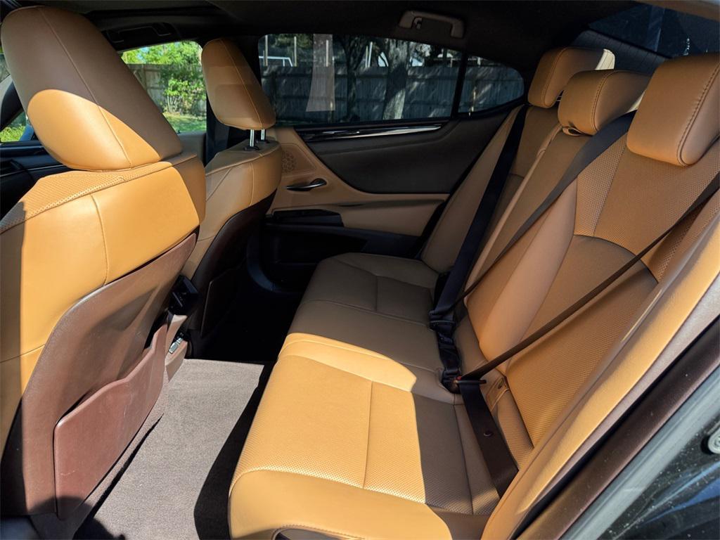 used 2021 Lexus ES 250 car, priced at $28,991