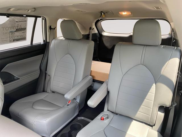 new 2025 Toyota Highlander car, priced at $48,052