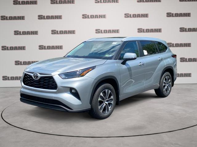 new 2025 Toyota Highlander car, priced at $48,052