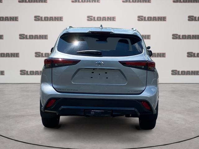 new 2025 Toyota Highlander car, priced at $48,052