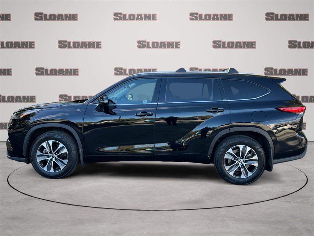 used 2022 Toyota Highlander car, priced at $36,991