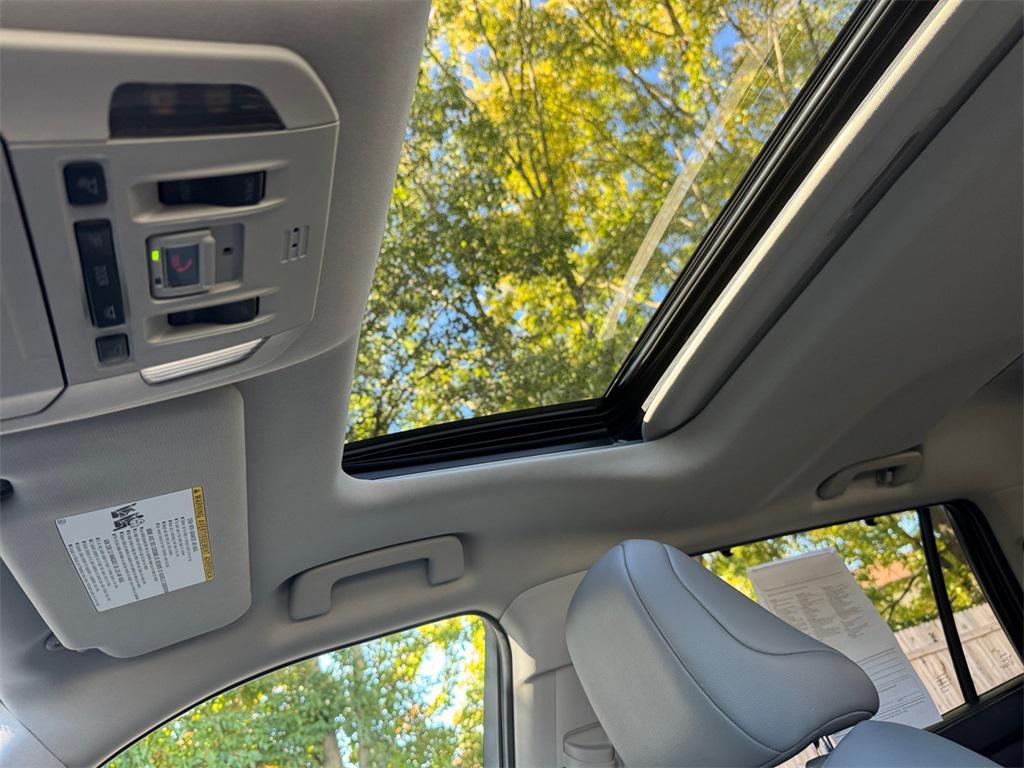 used 2022 Toyota Highlander car, priced at $36,991