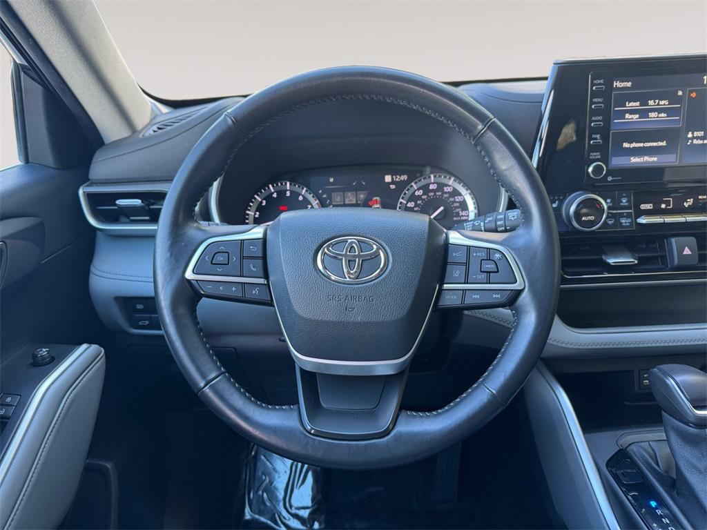 used 2022 Toyota Highlander car, priced at $36,991