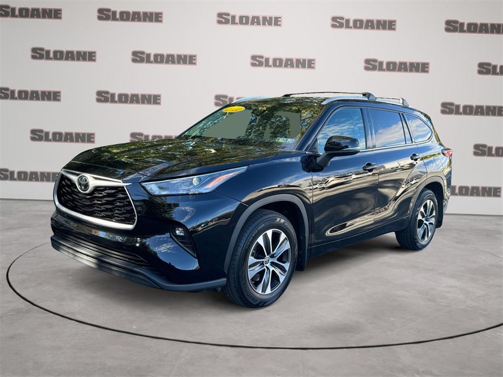 used 2022 Toyota Highlander car, priced at $36,991