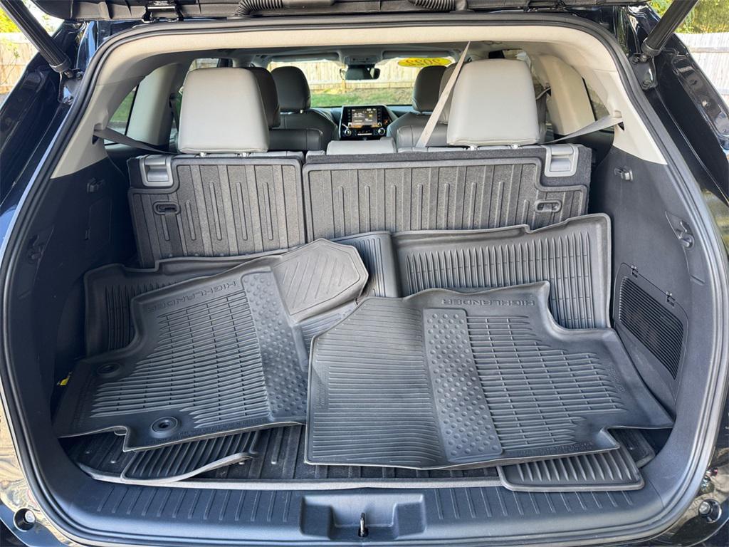 used 2022 Toyota Highlander car, priced at $36,991