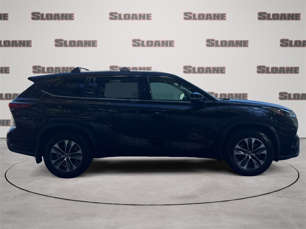 used 2022 Toyota Highlander car, priced at $36,991