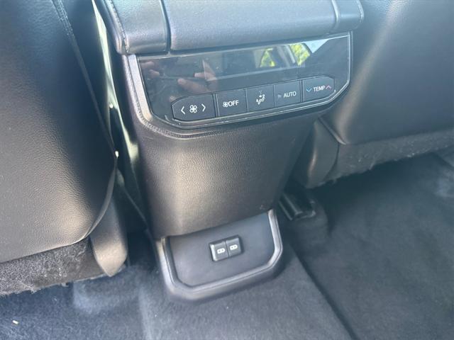 used 2022 Toyota Highlander car, priced at $38,991