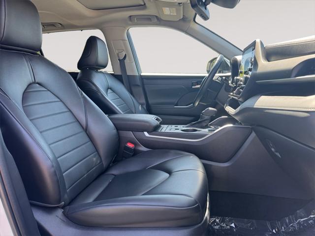 used 2022 Toyota Highlander car, priced at $38,991
