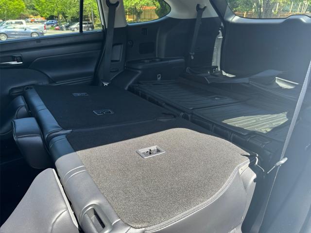 used 2022 Toyota Highlander car, priced at $37,773
