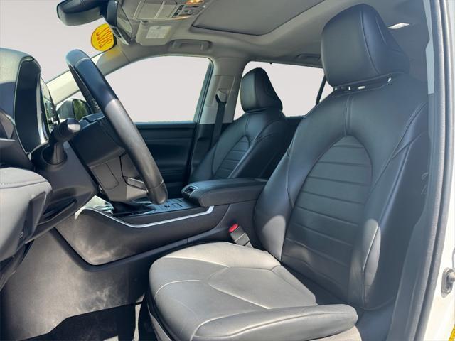 used 2022 Toyota Highlander car, priced at $38,991