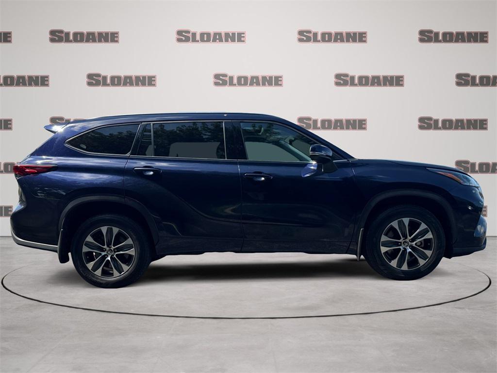 used 2021 Toyota Highlander car, priced at $30,991