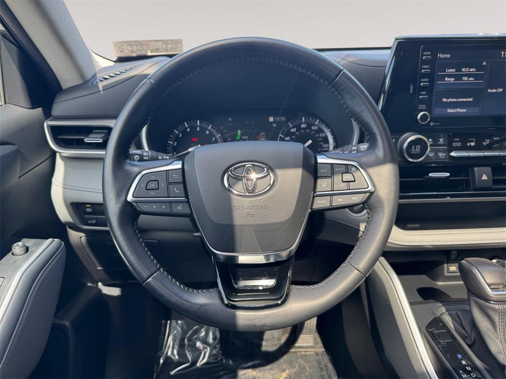 used 2021 Toyota Highlander car, priced at $30,991
