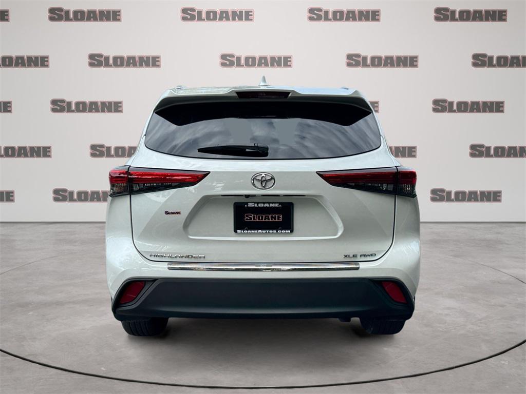 used 2022 Toyota Highlander car, priced at $35,943