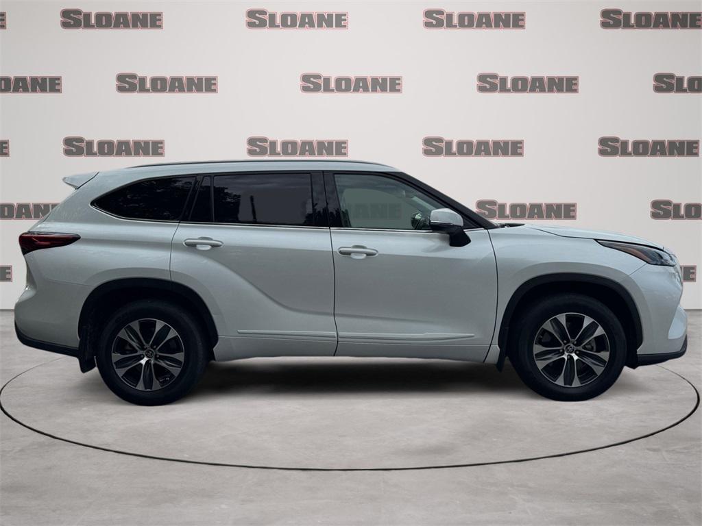 used 2022 Toyota Highlander car, priced at $35,943