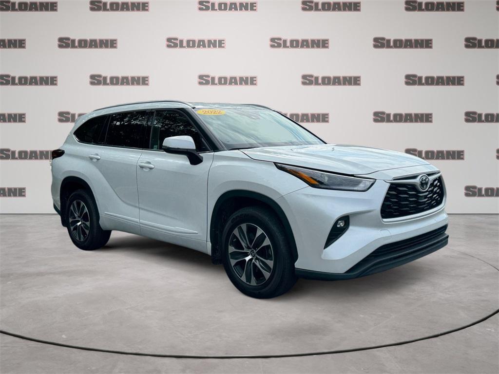 used 2022 Toyota Highlander car, priced at $35,943