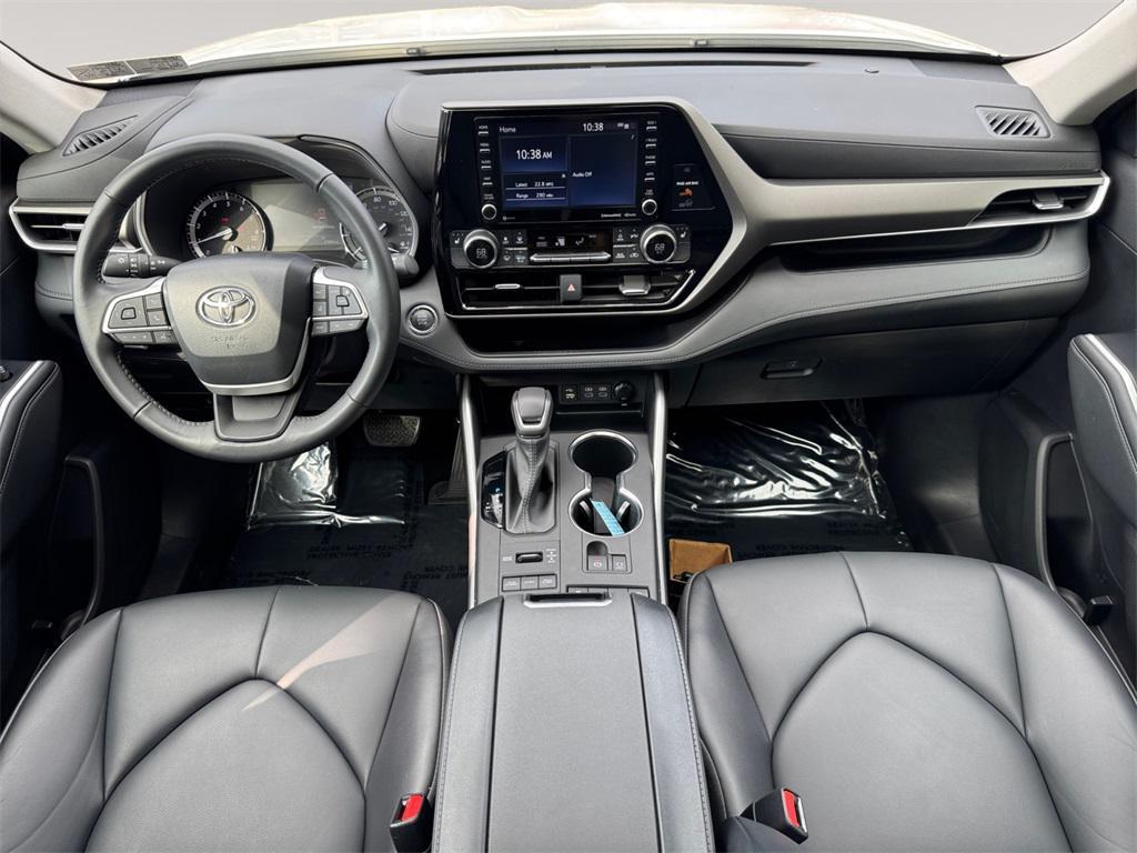 used 2022 Toyota Highlander car, priced at $35,943