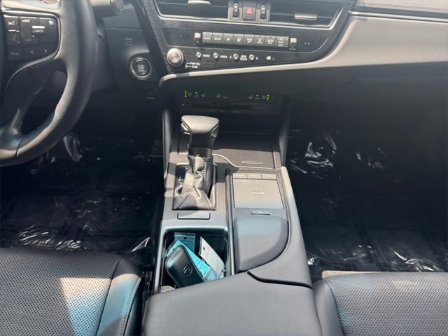 used 2022 Lexus ES 350 car, priced at $33,843