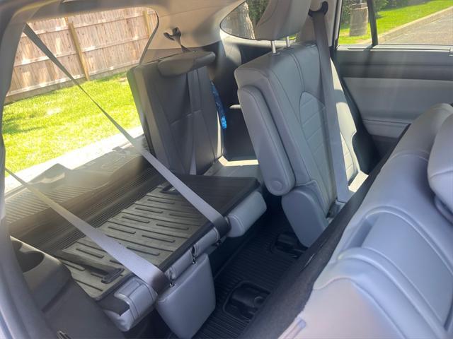 used 2025 Toyota Highlander car, priced at $47,991