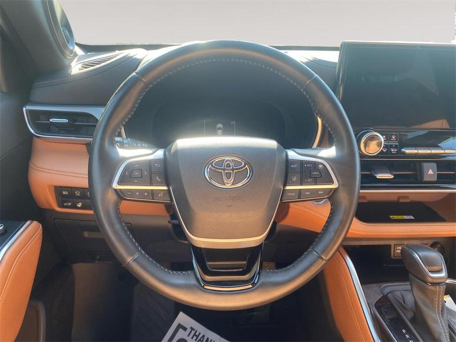 used 2023 Toyota Highlander car, priced at $46,442