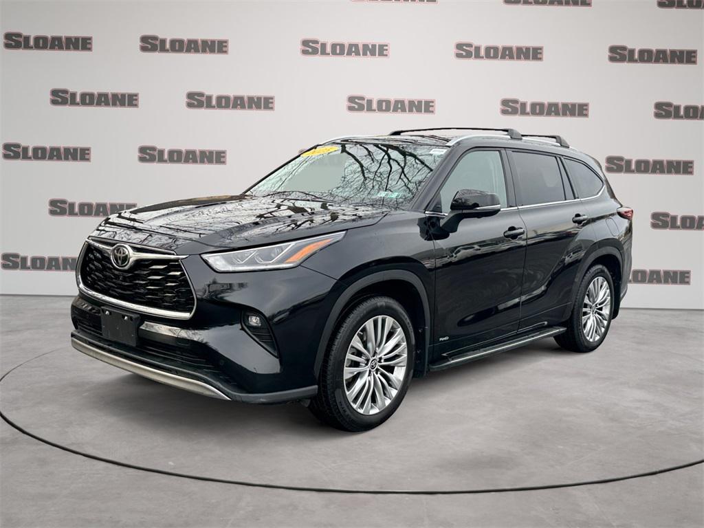 used 2025 Toyota Highlander Hybrid car, priced at $54,491