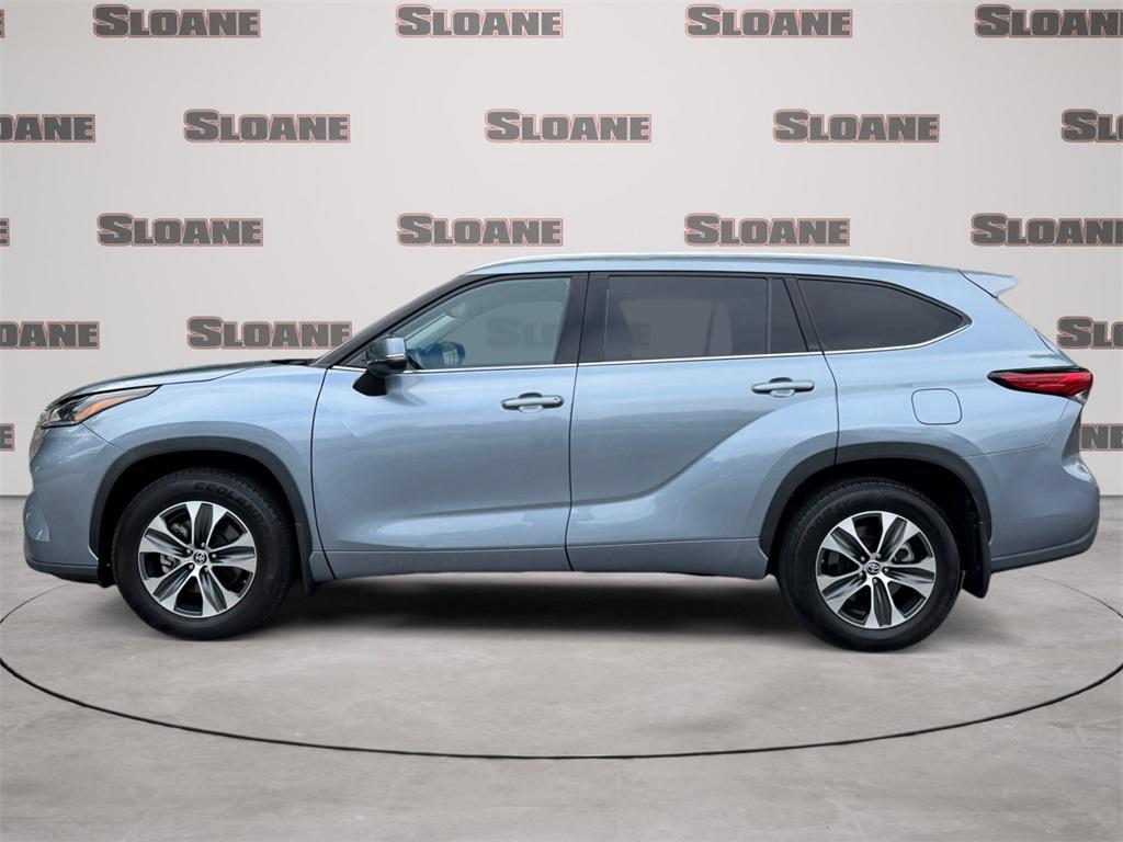 used 2021 Toyota Highlander car, priced at $34,491