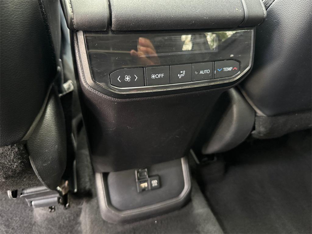 used 2021 Toyota Highlander car, priced at $34,491