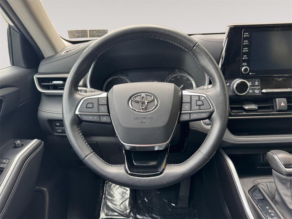used 2021 Toyota Highlander car, priced at $34,491
