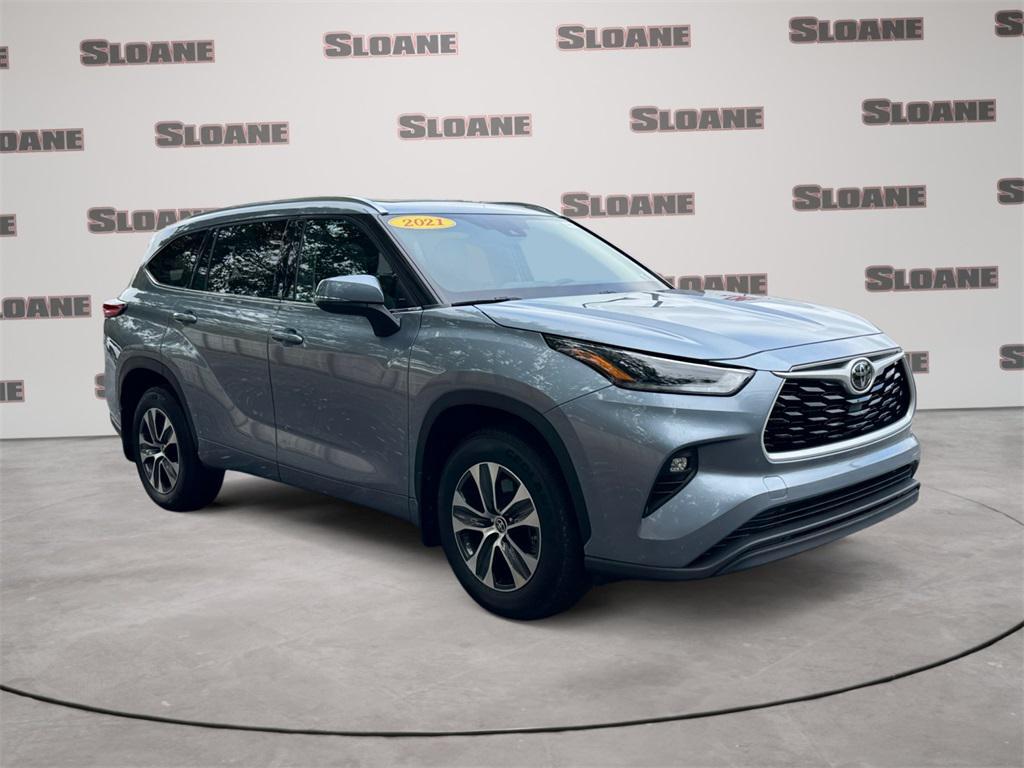 used 2021 Toyota Highlander car, priced at $34,491
