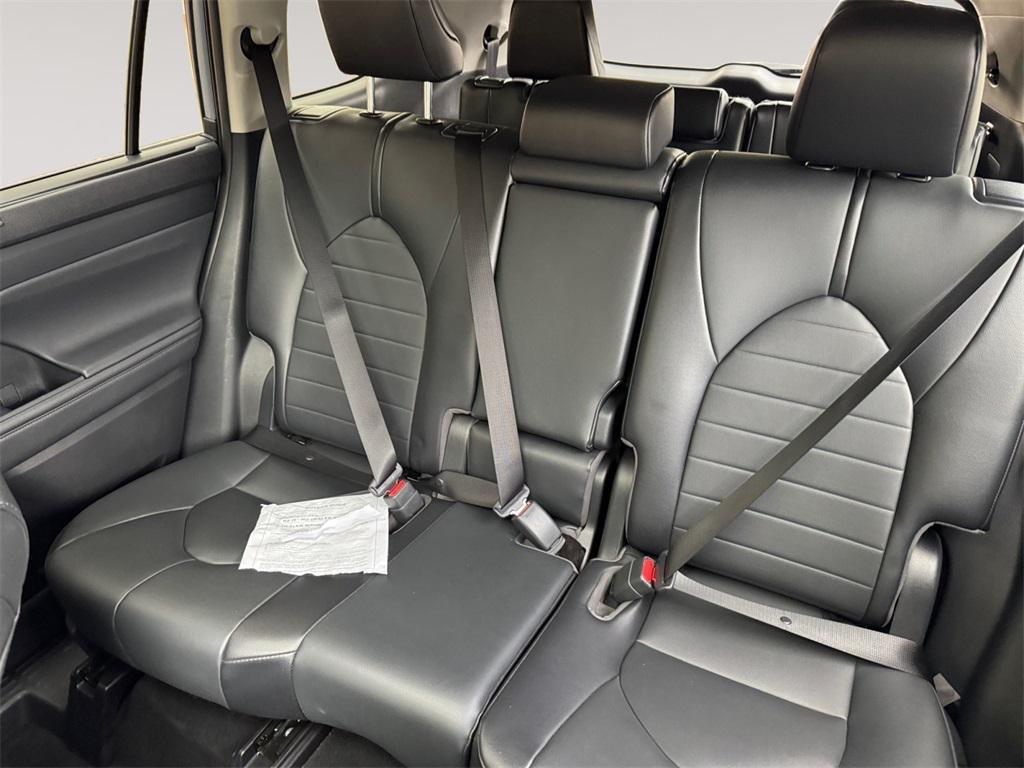 used 2021 Toyota Highlander car, priced at $34,491