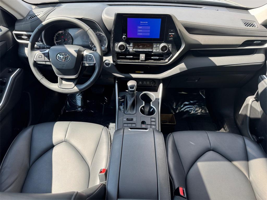 used 2023 Toyota Highlander car, priced at $37,433