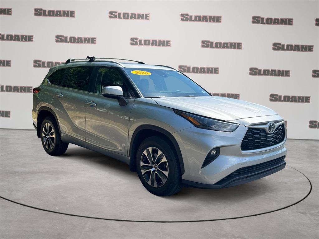 used 2023 Toyota Highlander car, priced at $37,433