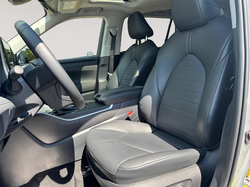 used 2023 Toyota Highlander car, priced at $37,433