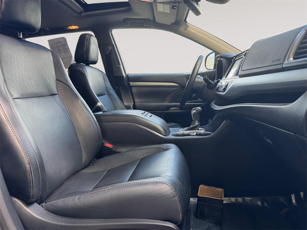 used 2018 Toyota Highlander car, priced at $22,491
