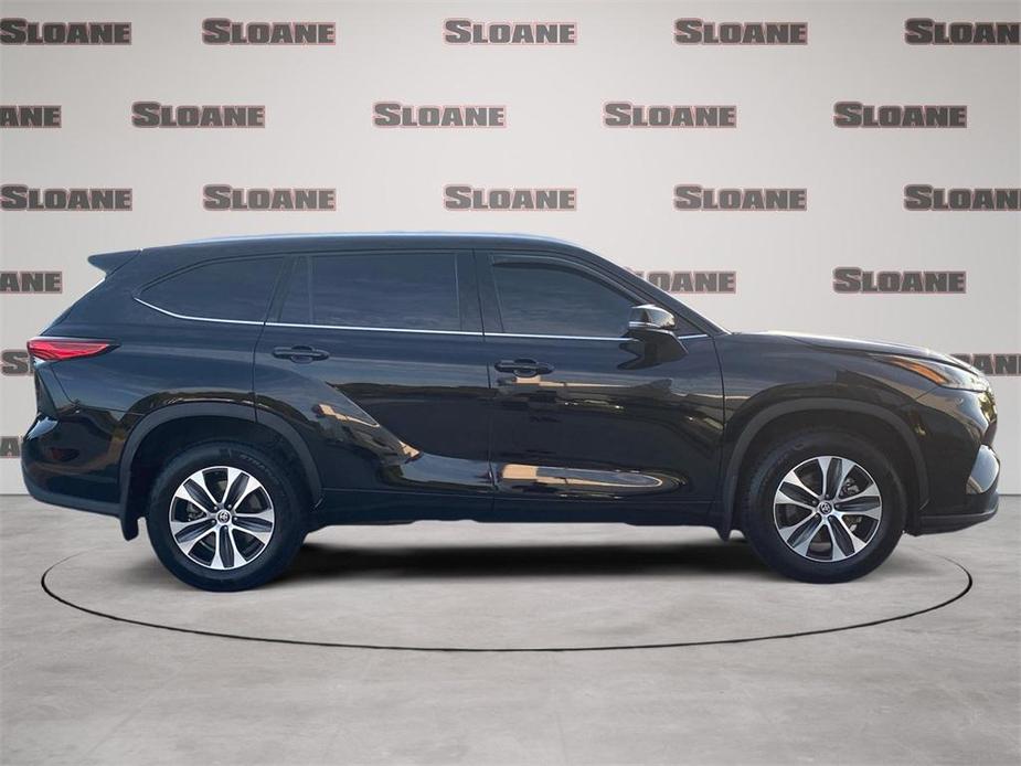 used 2022 Toyota Highlander car, priced at $34,843