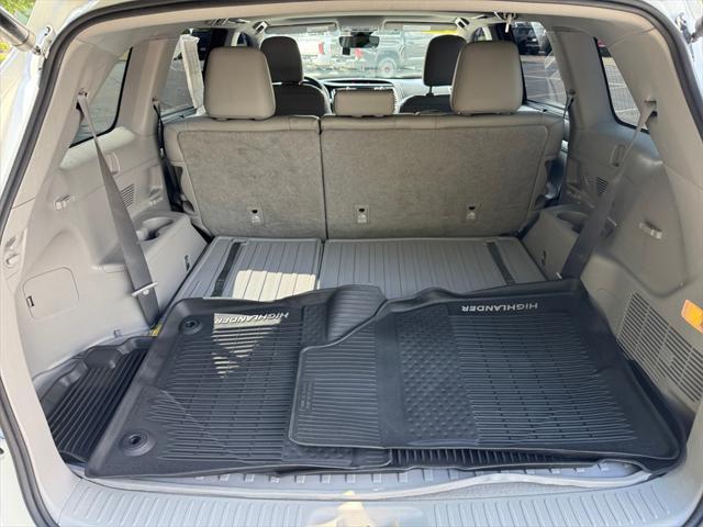 used 2019 Toyota Highlander car, priced at $28,491