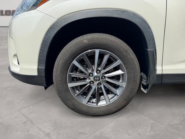used 2019 Toyota Highlander car, priced at $28,491