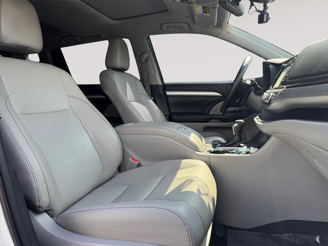 used 2019 Toyota Highlander car, priced at $28,491
