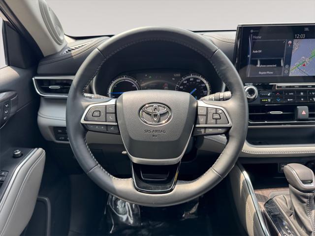 used 2022 Toyota Highlander Hybrid car, priced at $44,991