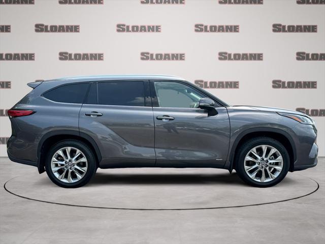 used 2022 Toyota Highlander Hybrid car, priced at $44,991