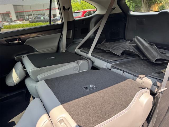 used 2022 Toyota Highlander Hybrid car, priced at $44,991