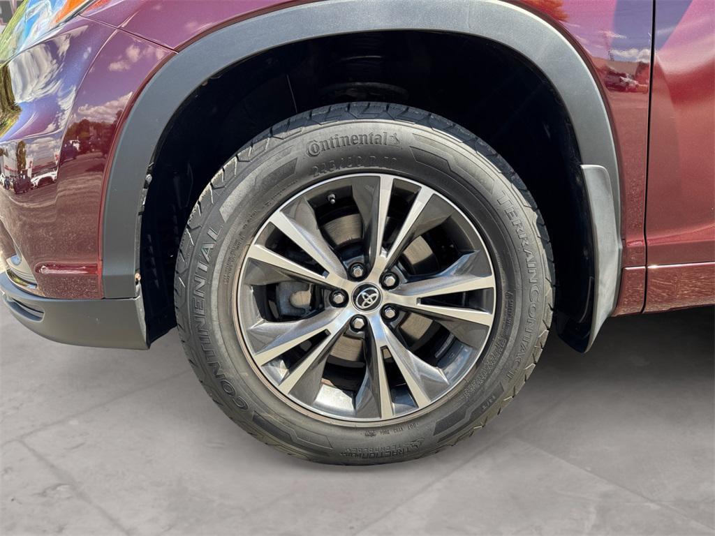 used 2016 Toyota Highlander car, priced at $21,442