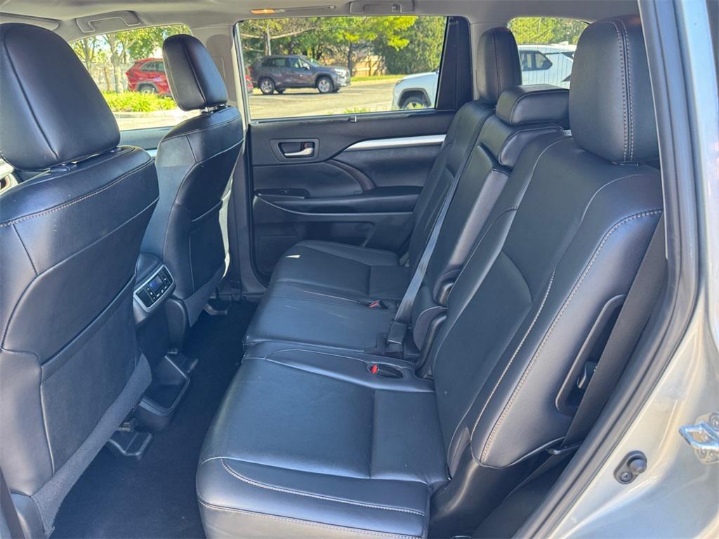 used 2019 Toyota Highlander car, priced at $28,491