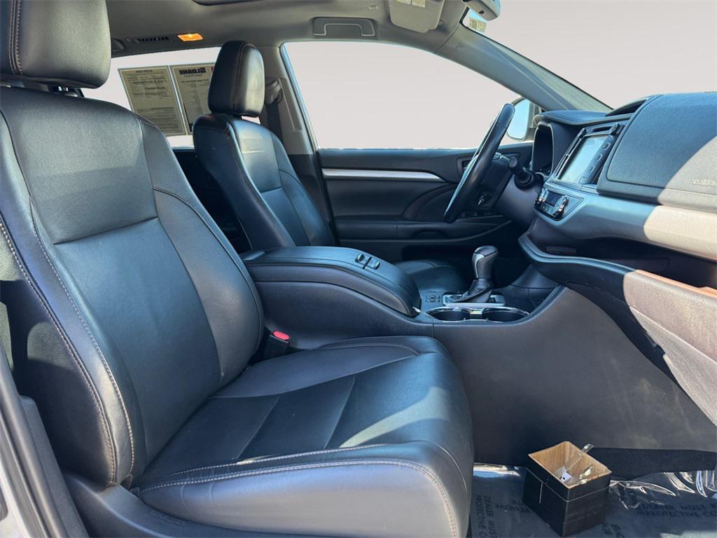 used 2019 Toyota Highlander car, priced at $28,491