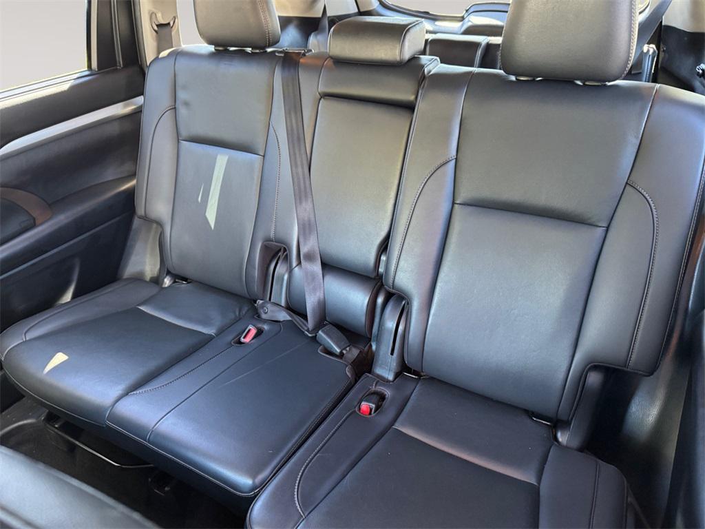 used 2019 Toyota Highlander car, priced at $28,491