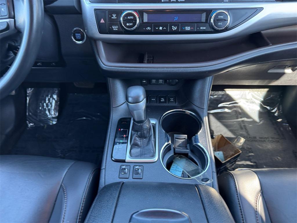 used 2019 Toyota Highlander car, priced at $28,491