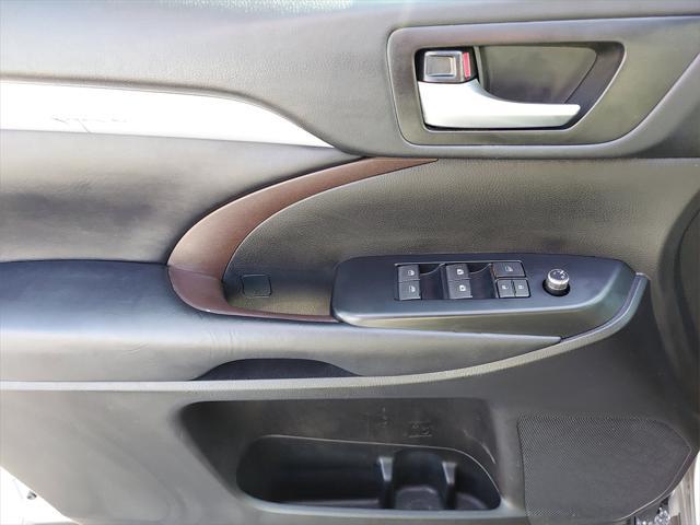 used 2019 Toyota Highlander car