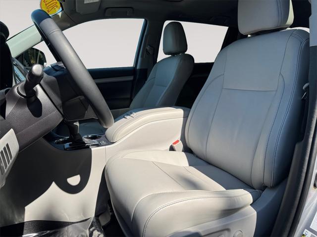 used 2015 Toyota Highlander car, priced at $19,991