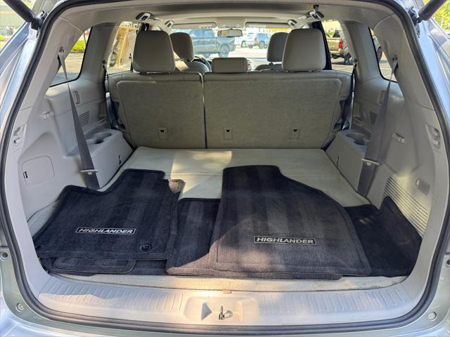 used 2015 Toyota Highlander car, priced at $19,991